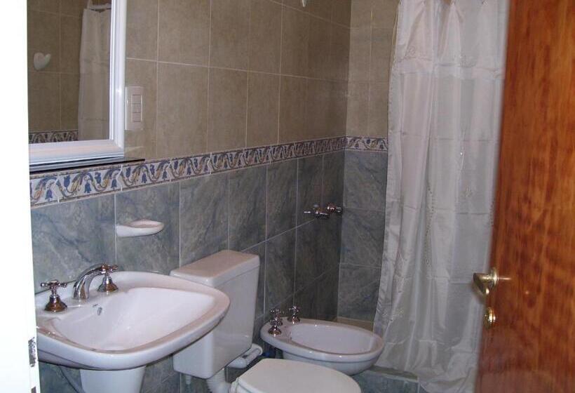 スタンダードトリプルルーム, Avenida