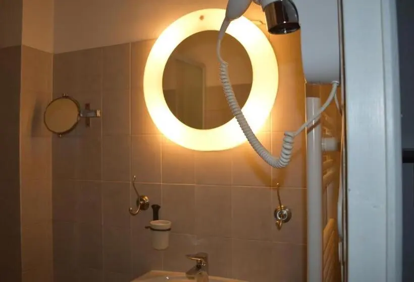 Standard Neljän Hengen Huone, Hôtel Le Mélèze