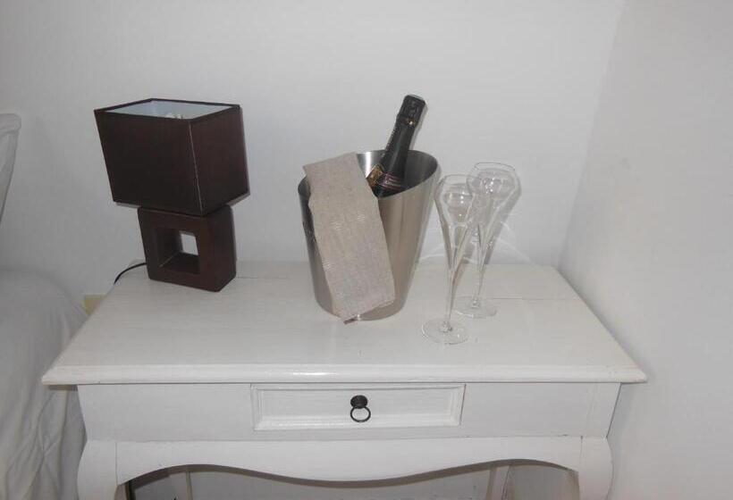 غرفة قياسية ثلاثية, Hôtel Le Mélèze