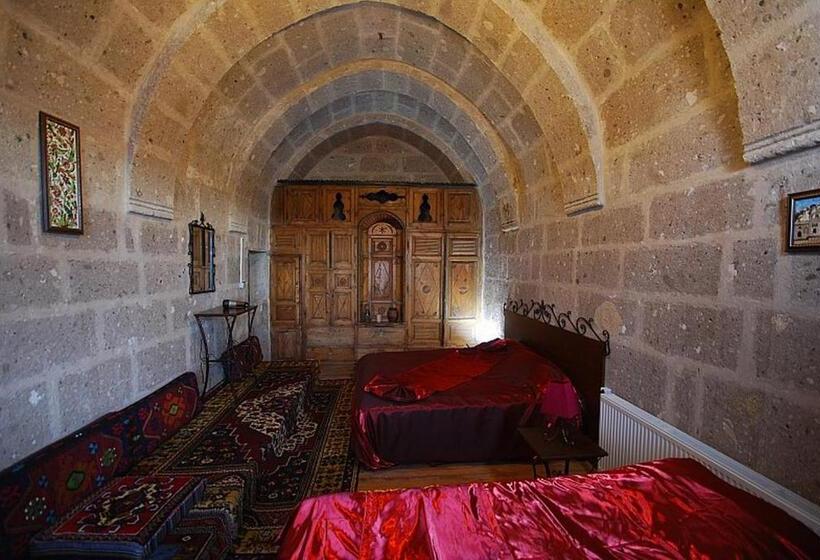 غرفة عائلية, Mayaoglu Konagi