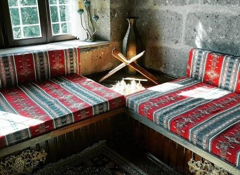 غرفة قياسية, Mayaoglu Konagi