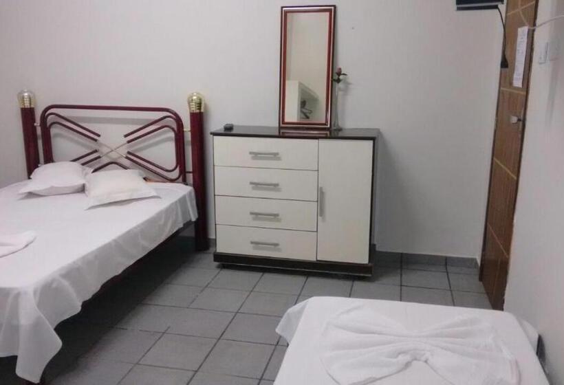 标准三人间, Nacional