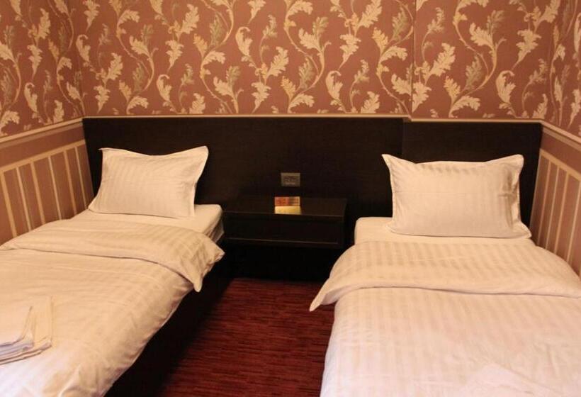 شقة غرفتين, Style Bessarabia