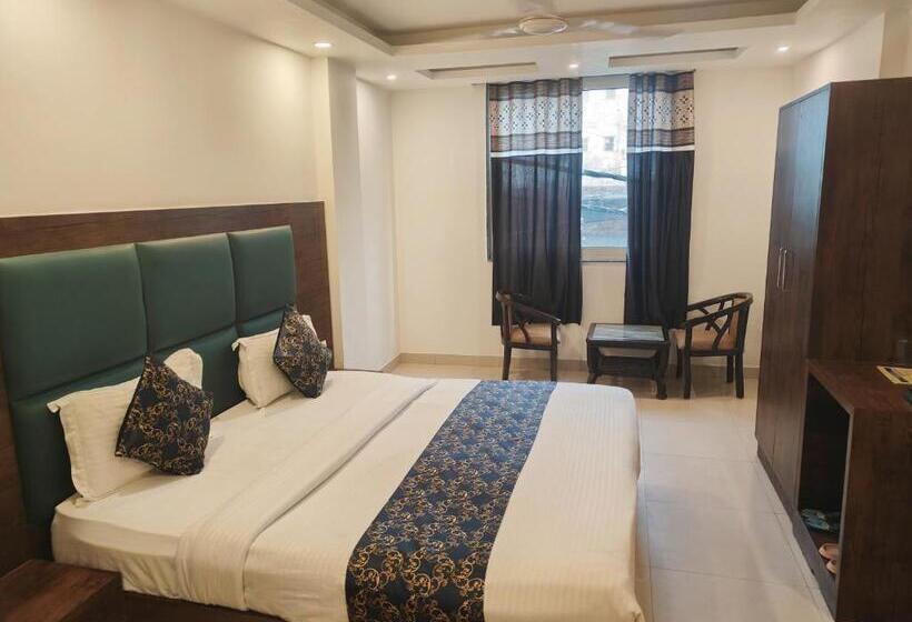 豪华房间, Tark A Family Hotel Near Igi Airport Delhi