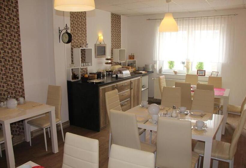 スタンダードルーム, Und Restaurant Hohenzollern