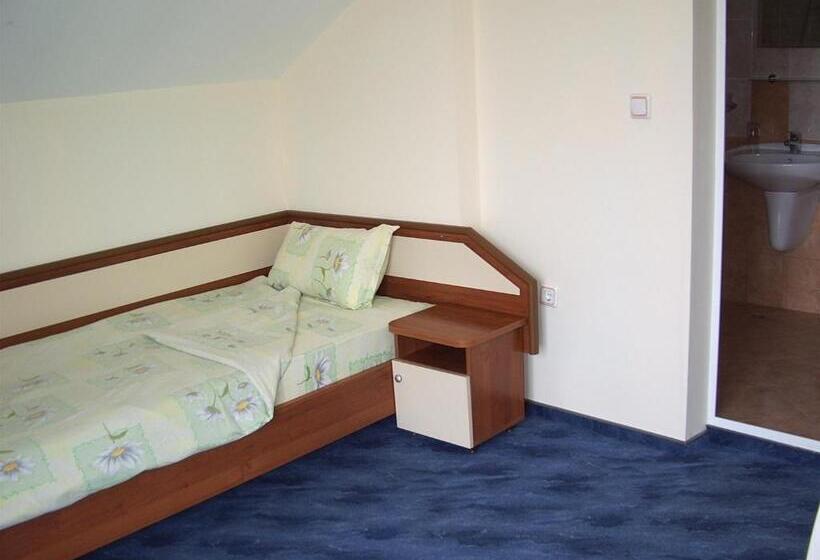 스탠다드 싱글 룸, Vanessa Family