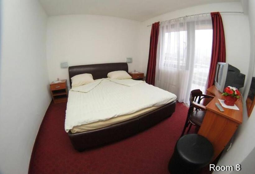 اتاق لوکس با بالکن, Motel Bella Italia