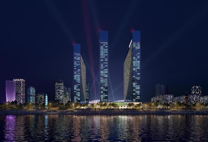 استودیوی سوپریور, Orbi Citi Black Sea View Apart