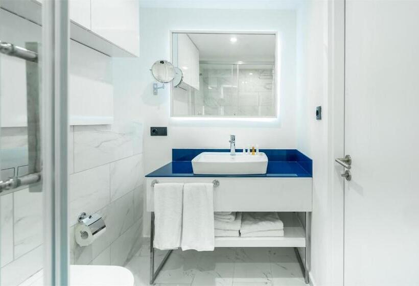 استودیوی سوپریور, Orbi Citi Black Sea View Apart