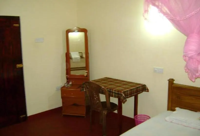 デラックスルーム, Family Guest House