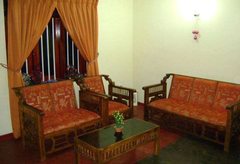 اتاق لوکس, Family Guest House