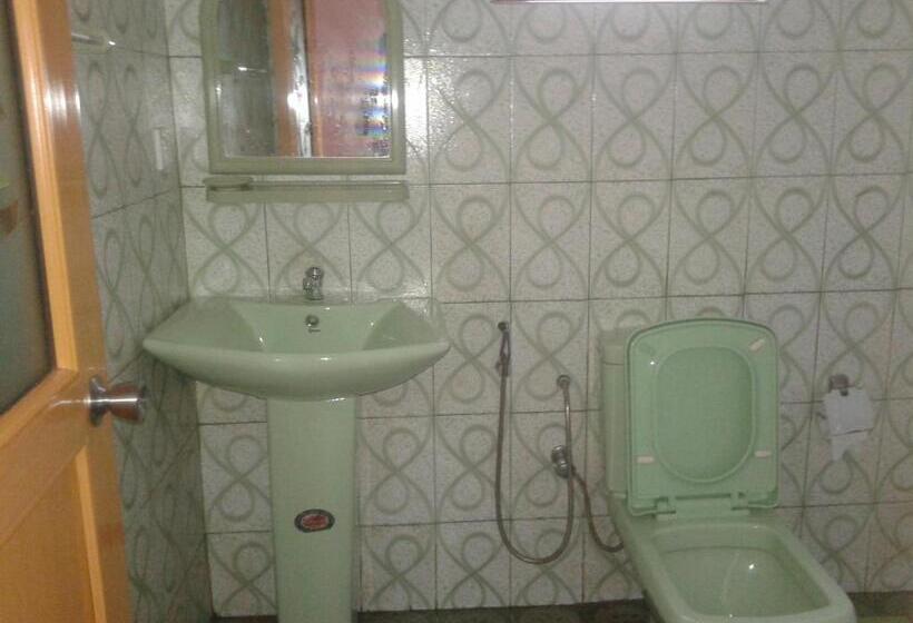 デラックスルーム, Family Guest House