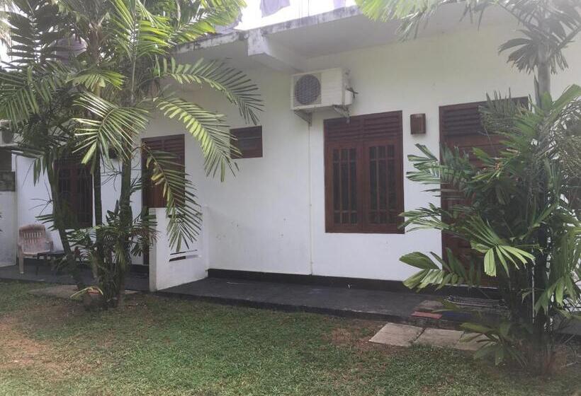 اتاق استاندارد با تخت بزرگ, Family Guest House