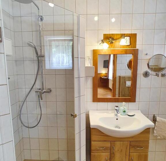 标准工作室, Hévíz Villa Familia