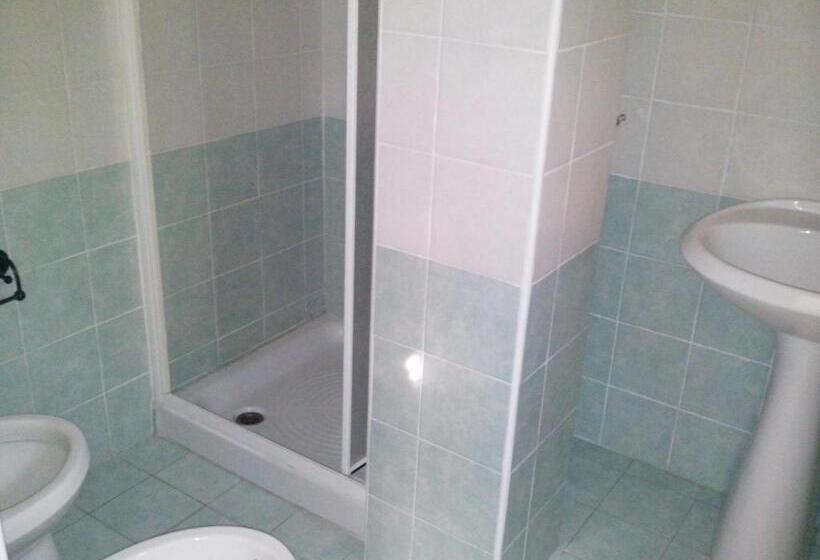 スタンダードルーム, L Antipapa