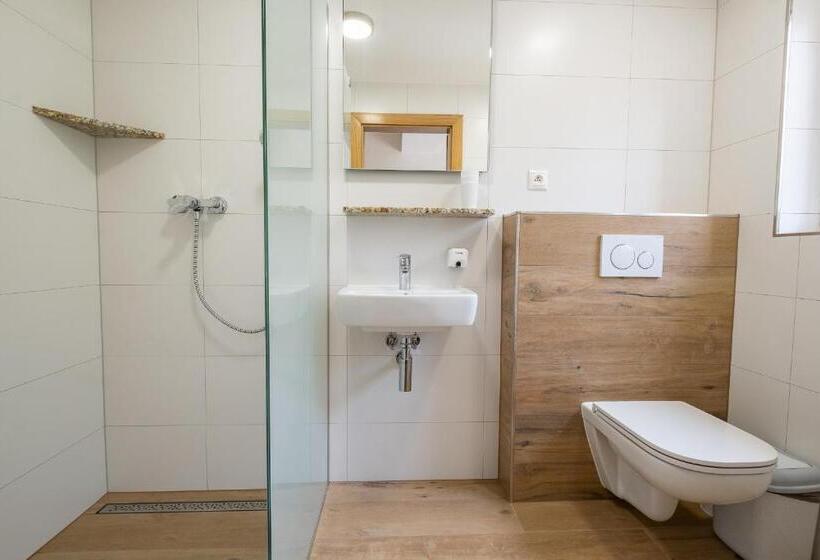 스탠다드 트리플 룸, Penzion Kamzik A Drevenica