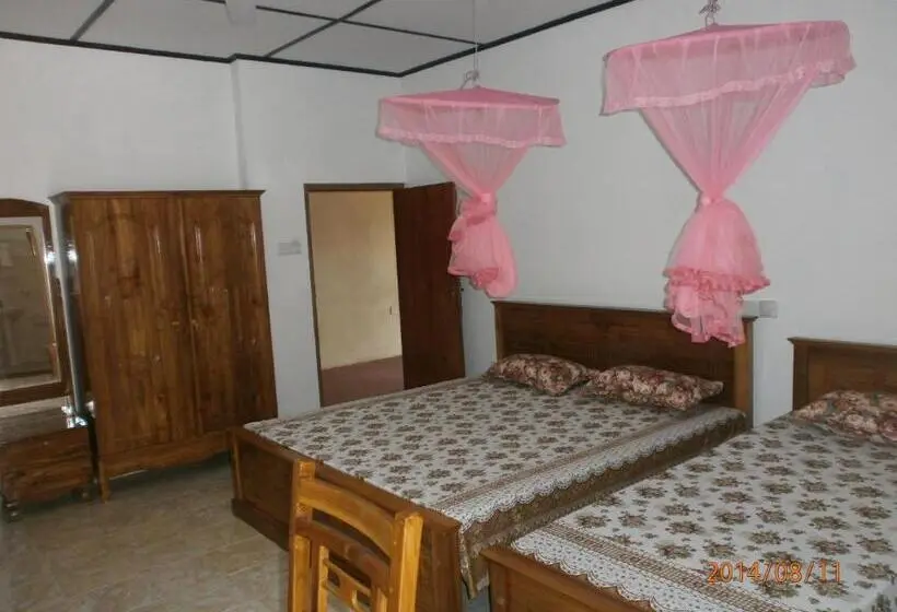 Perhehuone, Tamaro Beach Resort