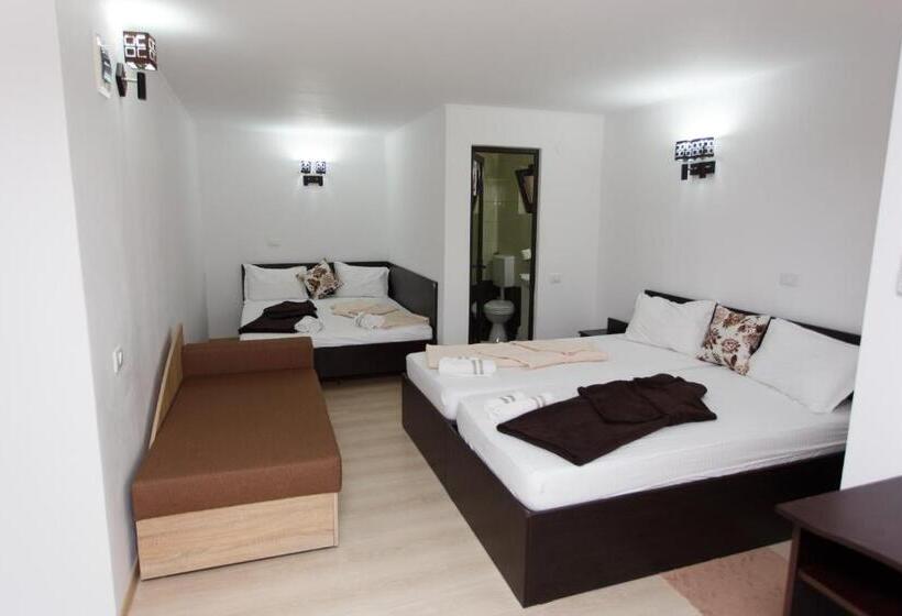 اتاق استاندارد چهارنفره با بالکن, Vila Sandra
