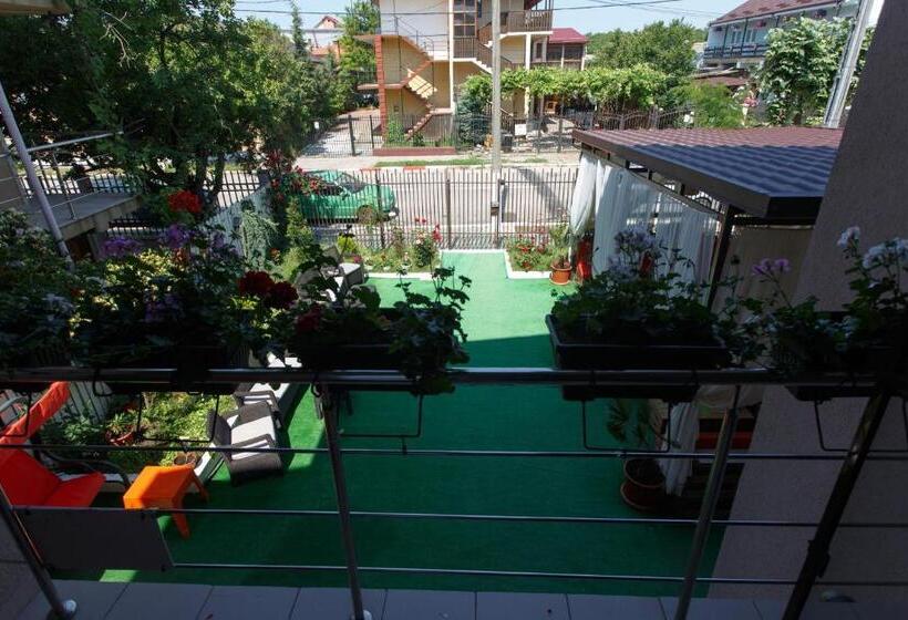 سوییت جونیور با بالکن, Vila Sandra