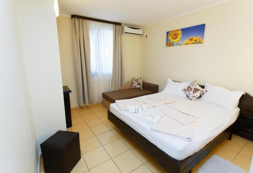 スタンダードトリプルルーム, Vila Sandra