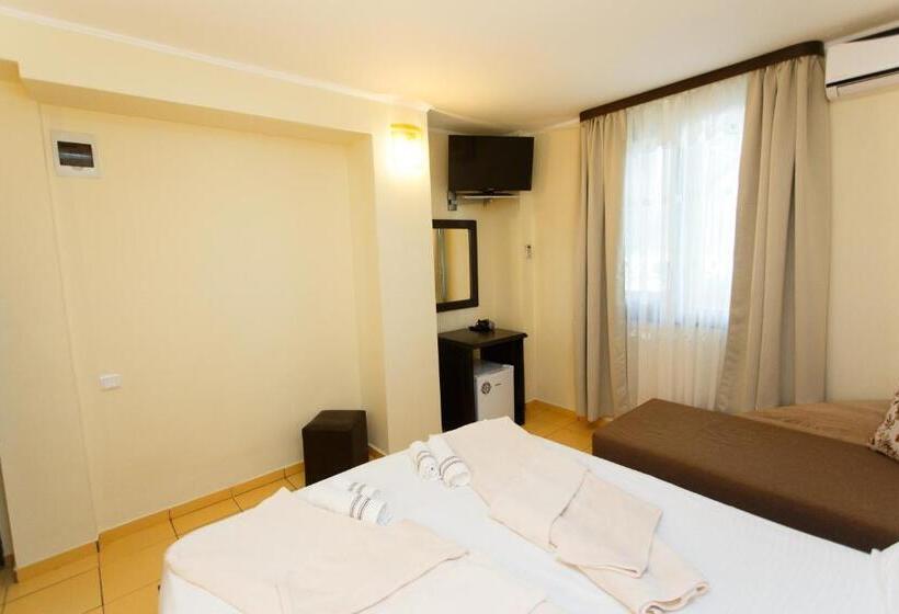 スタンダードトリプルルーム, Vila Sandra