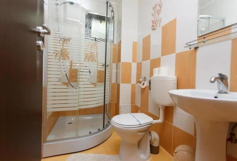 Standard Kolmen Hengen Huone, Vila Sandra