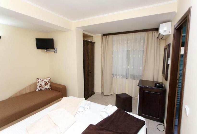 スタンダードトリプルルーム, Vila Sandra