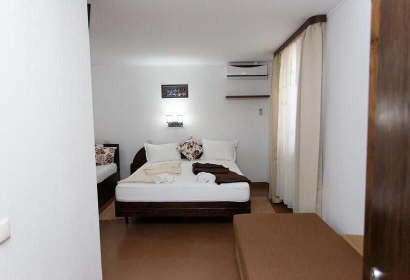 اتاق استاندارد چهار تخته, Vila Sandra