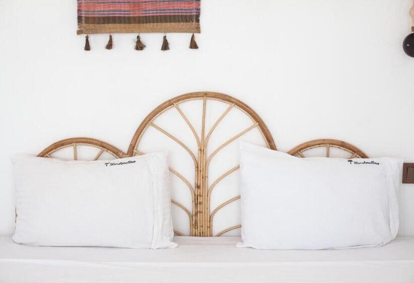 חדר דלוקס עם מרפסת נוף לים, Marshmellow Beach Rooms   Sri Lanka