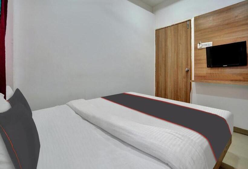 三人经典房间, Nik