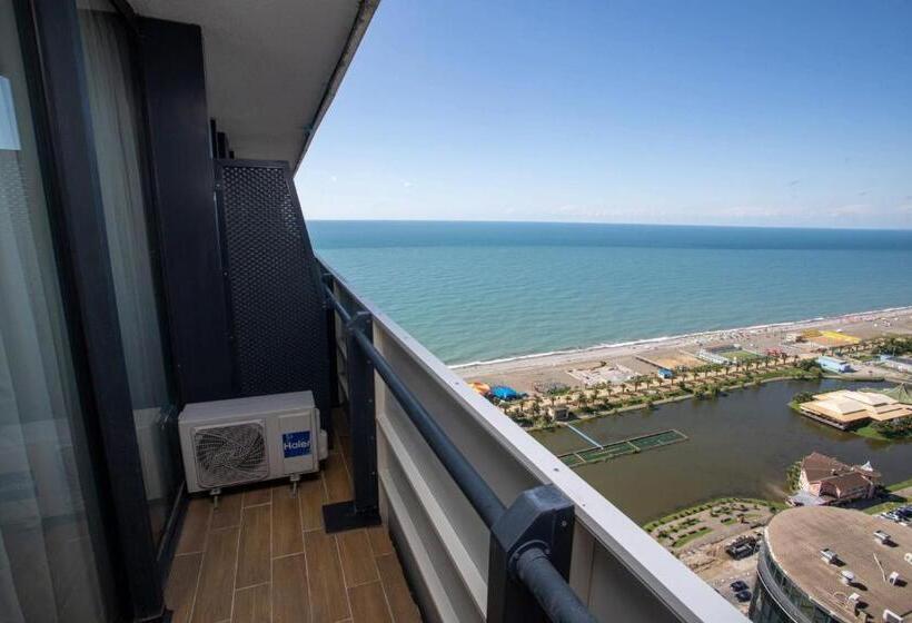 استودیوی استاندارد, Holiday In Orbi City Batumi