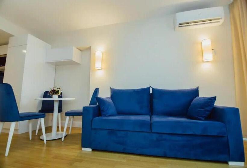 استودیوی استاندارد, Holiday In Orbi City Batumi