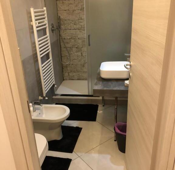 חדר אקונומי, B&b Al Cavour