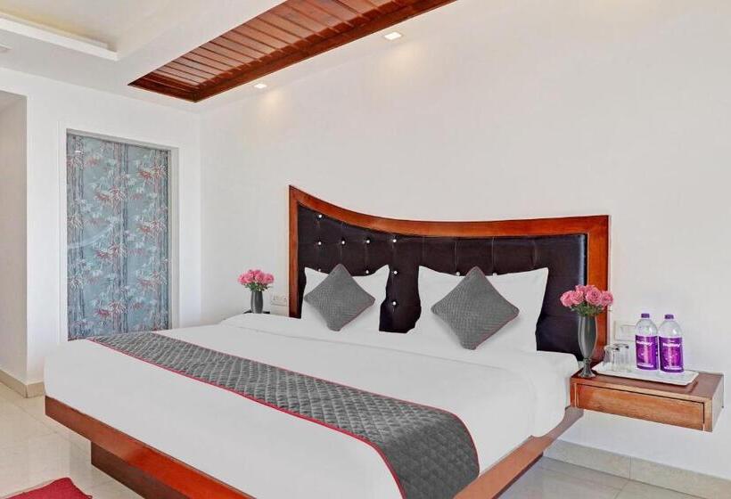 三人经典房间, Collection O Yash Continental