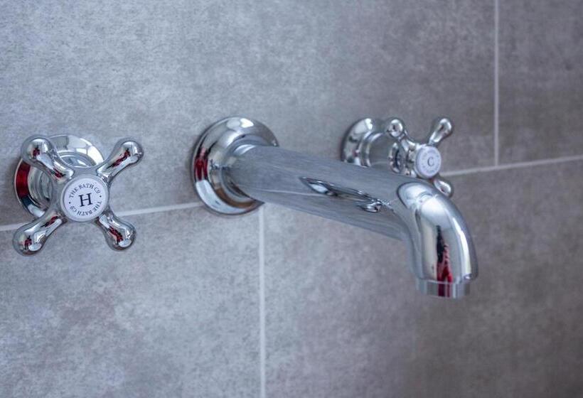 חדר אקונומי, Howgills House