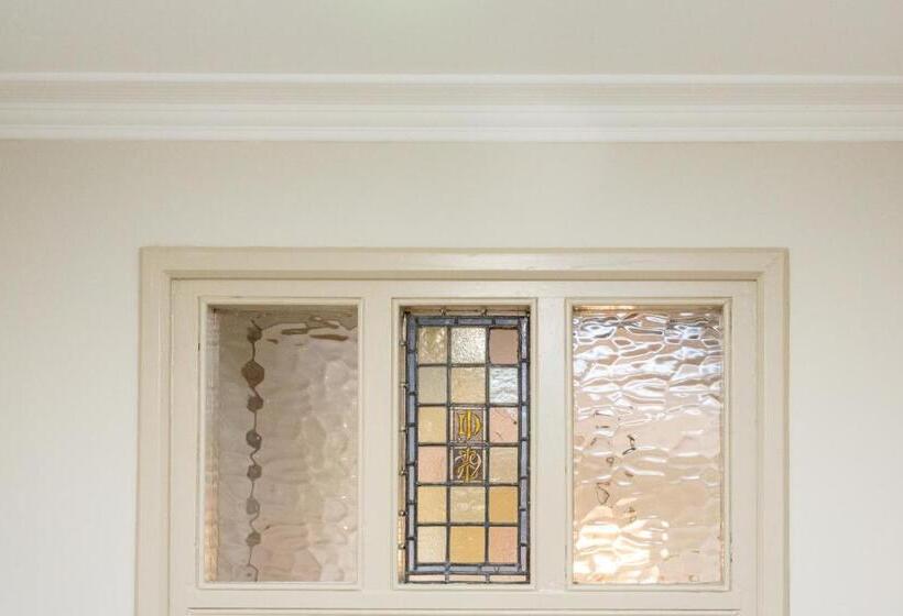 חדר אקונומי, Howgills House