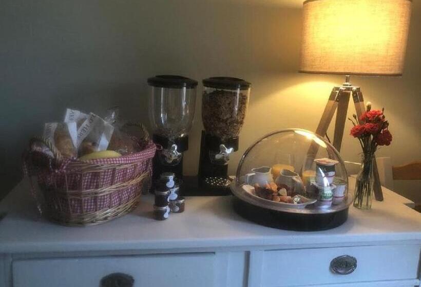 חדר סטנדרט לארבעה, Howgills House