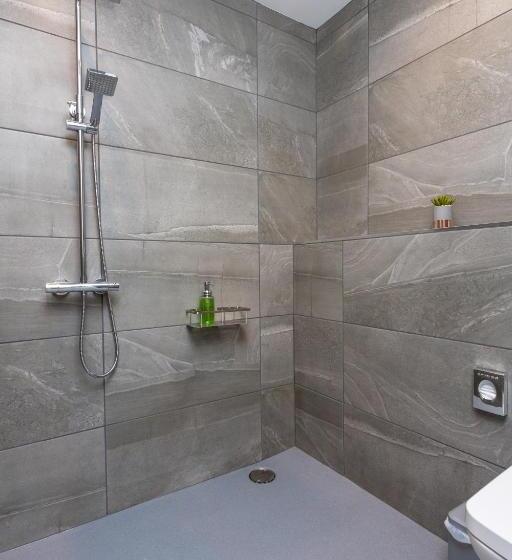 חדר סטנדרט מותאם לאדם עם מוגבלויות, Howgills House