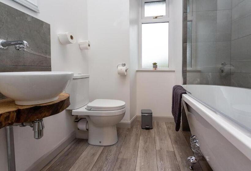 חדר דלוקס, Howgills House