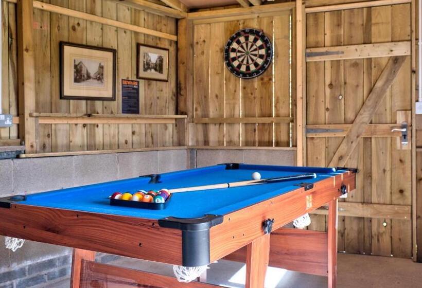 חדר סטנדרט לארבעה, Howgills House