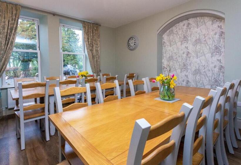 חדר סטנדרט לארבעה, Howgills House