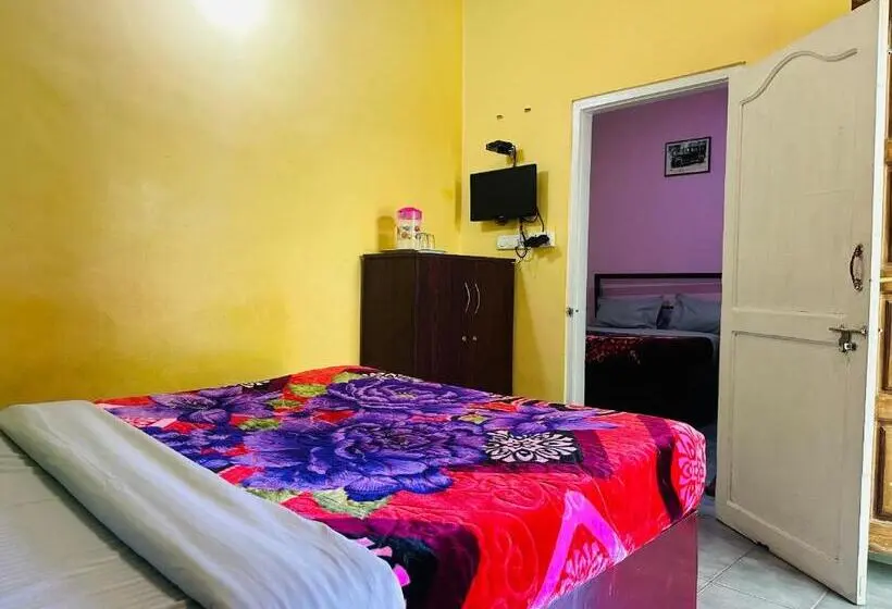 اتاق استاندارد سه نفره, Maharaja Cottage