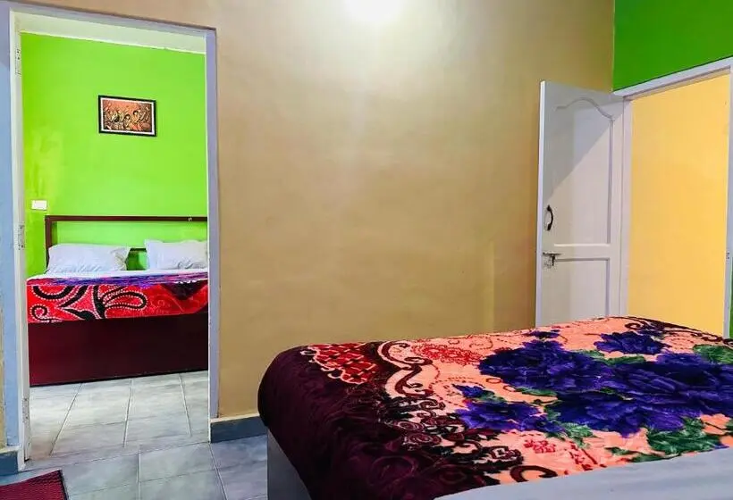اتاق استاندارد سه نفره, Maharaja Cottage