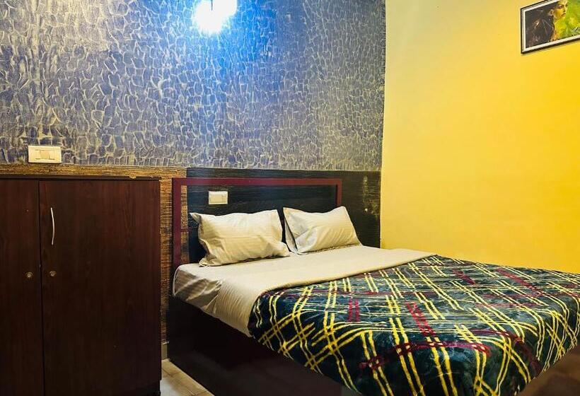 스탠다드 트리플 룸, Maharaja Cottage