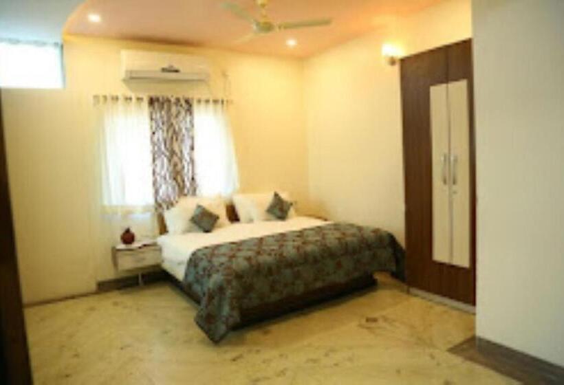 Quarto Deluxe, Manju Palace,nanded