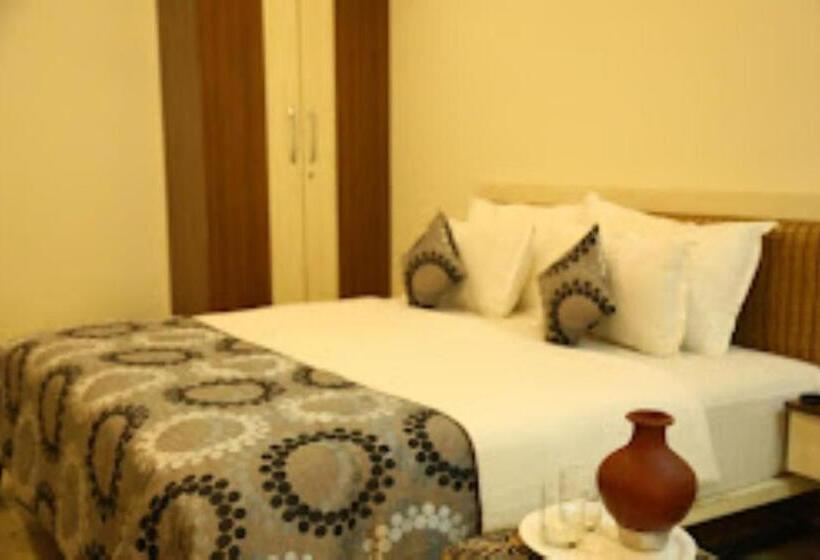 Quarto Deluxe, Manju Palace,nanded