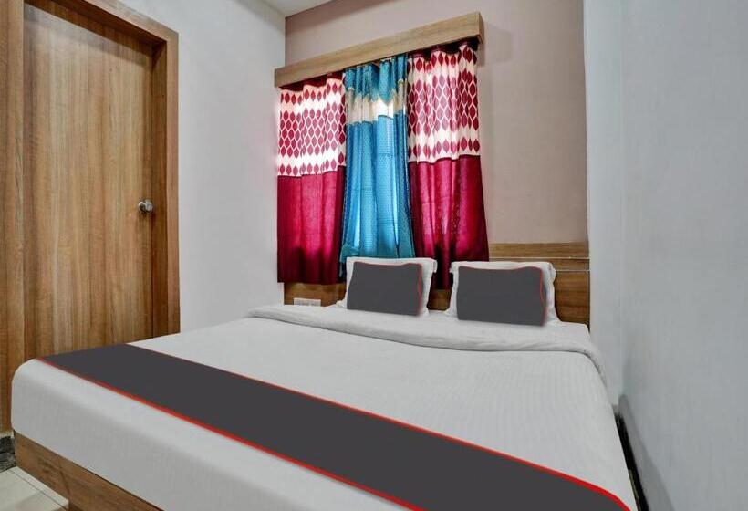 三人经典房间, Nik