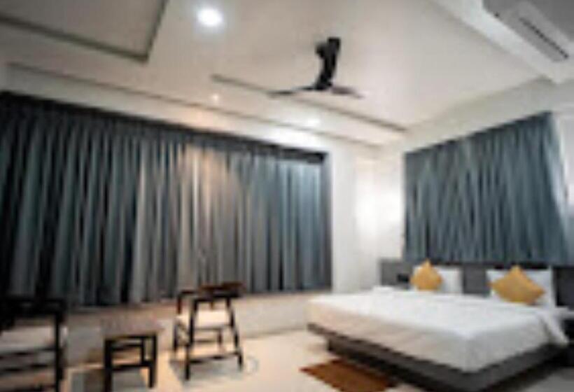 סוויטה, Oberon Solapur