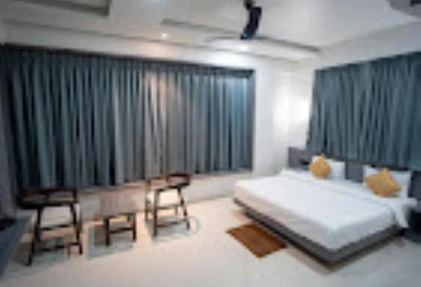 חדר דחוקס עם מיטת קינג, Oberon Solapur