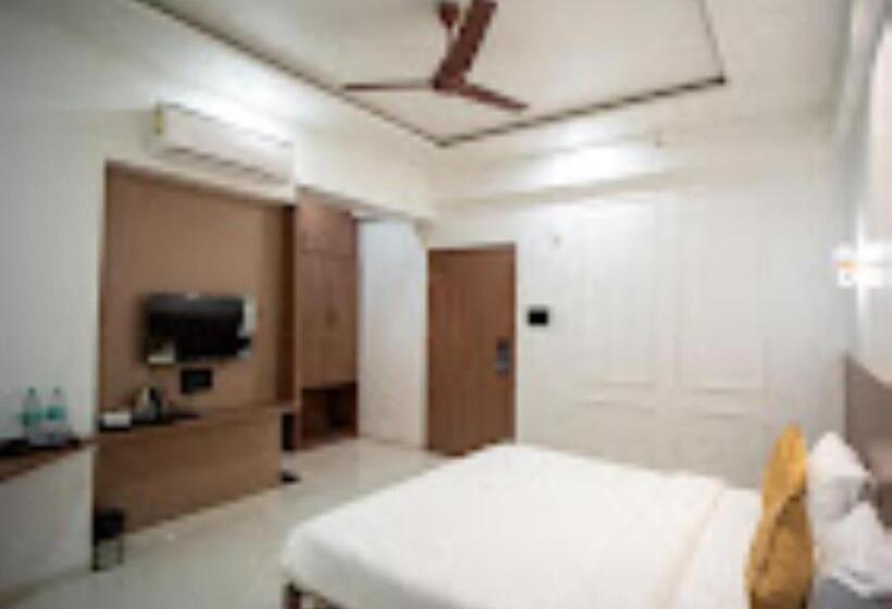 חדר דחוקס עם מיטת קינג, Oberon Solapur